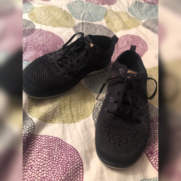 Nike Shoes - NIKE FOCUS FLYKNIT